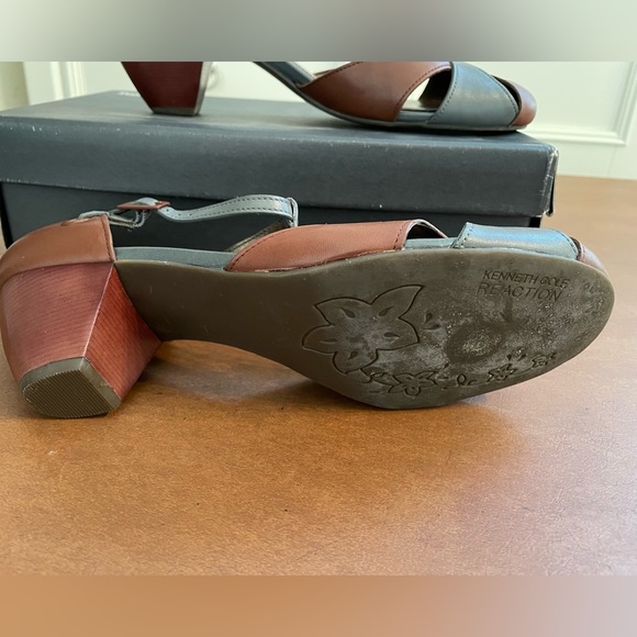 Kenneth Cole Reaction U Cube t-strap shoe size 10- grey and brown leather- NWT - Picture 9 of 9